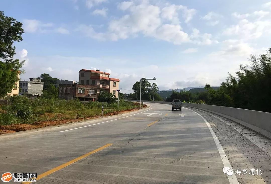 浦北东绕城公路划线后颜值暴涨,速度围观!