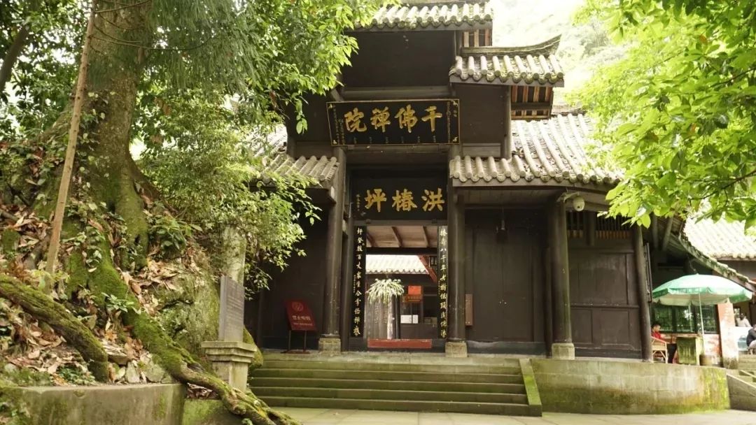 90元中等间:110元/人贵宾间:130元/人标准间:210元/人万年寺客堂联系