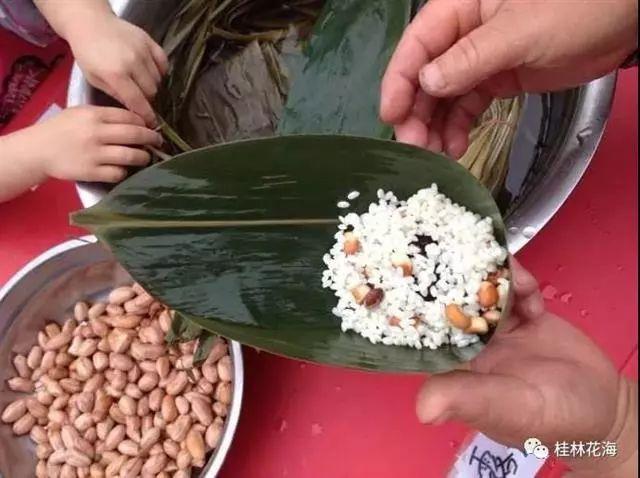 包粽粑简谱_布依族灰粽粑怎么包(3)