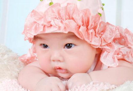                      1岁1个月大宝宝6月份穿什么衣服,宝宝夏天穿衣注意事项！