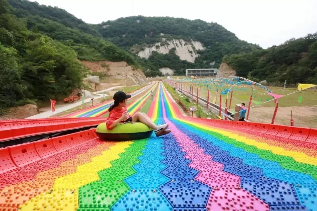 七彩滑道
