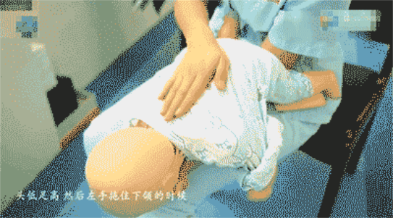                     只因奶奶喂了这个，7个月大男婴救不回来了！请你别再瞎喂了！