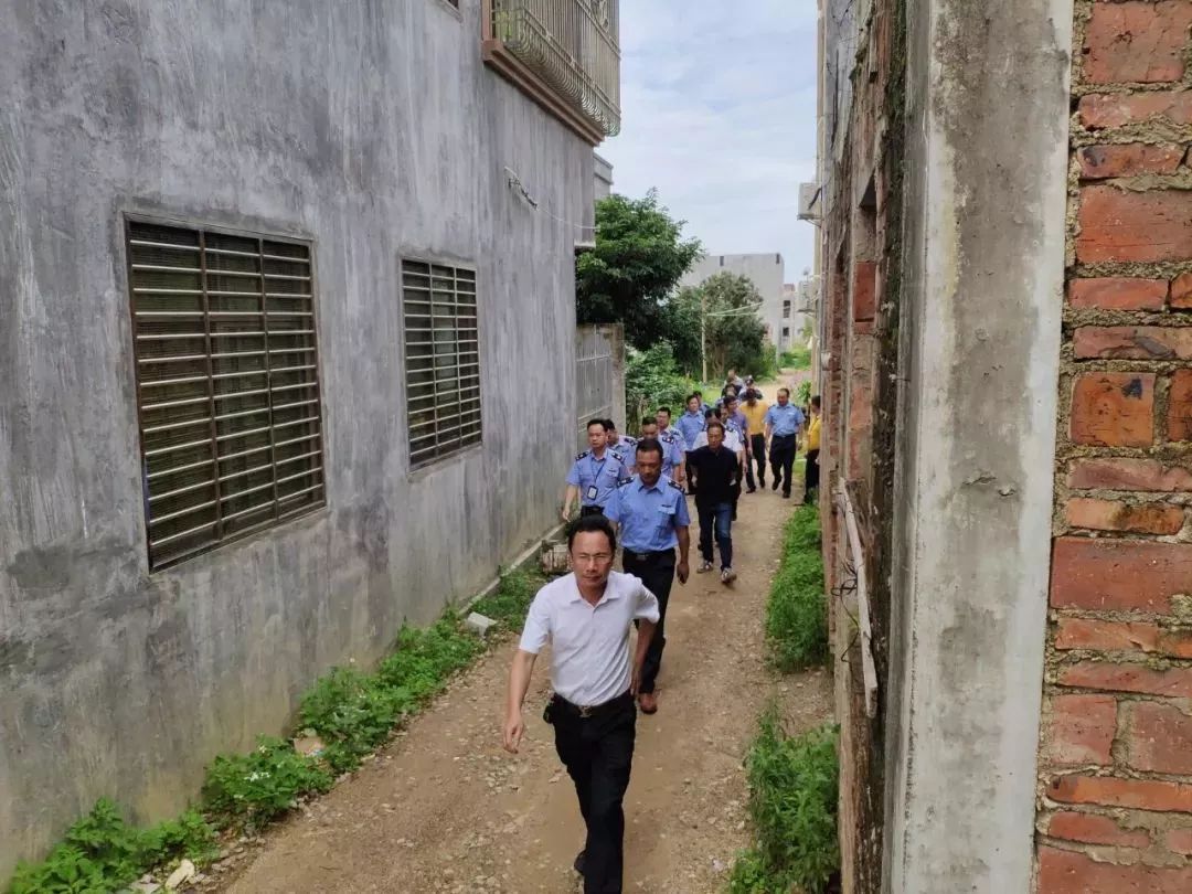 陆丰博美镇查获非法拼组装摩托车40多辆