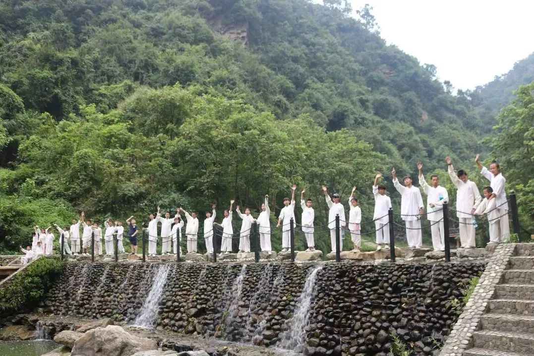 武当山逍遥谷 鹤真山隐