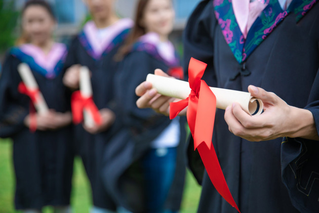中国TOP10高校学生都去哪些行业就业？除了“多金”，有“套路”可寻么
