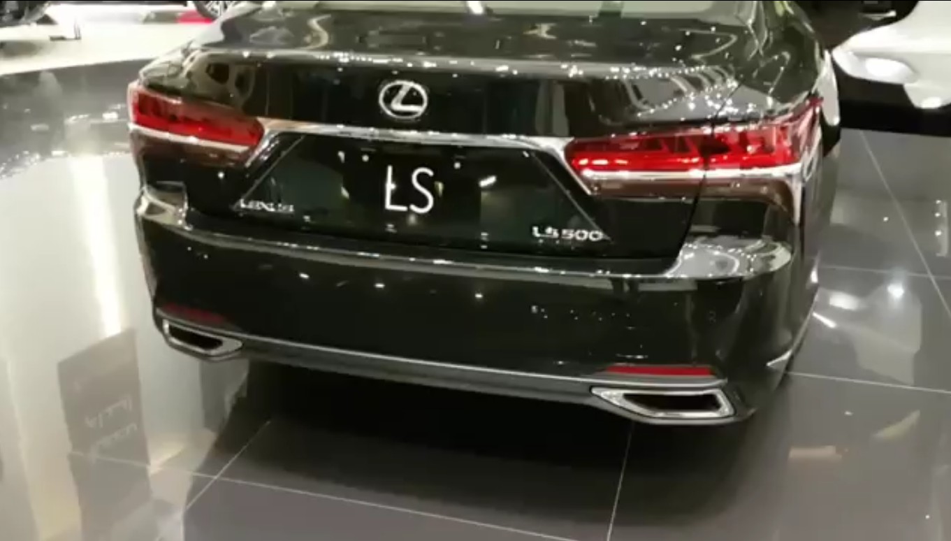 2019款雷克萨斯LS500到店实拍 直击你内心的帅气外观