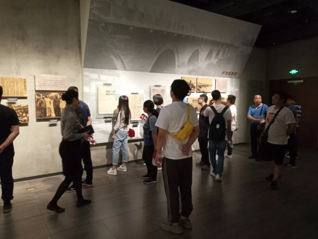 奉贤航务所团员青年参观抗战遗址四行仓库纪念馆