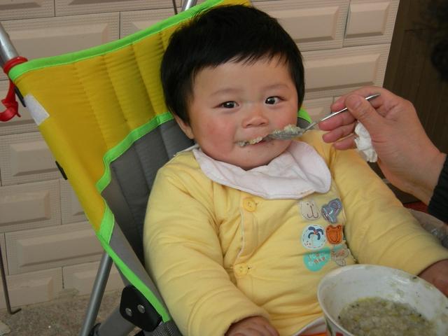                     “十个孩子九个积”，儿科医生曝光罪魁祸首，很多家长都在犯