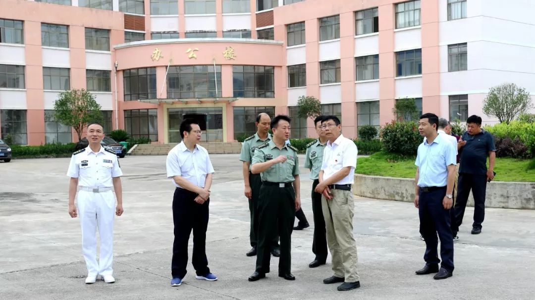 【头条】市委常委,赣州军分区政委陈李忠深入我县调研