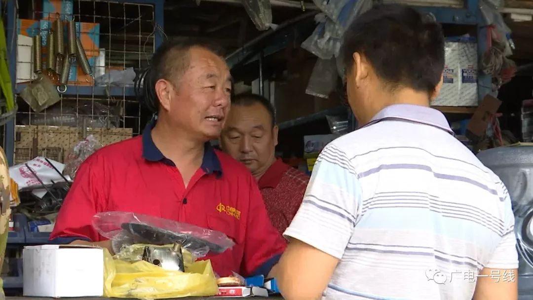 中国好人张大生带领天中麦客收获大江南北