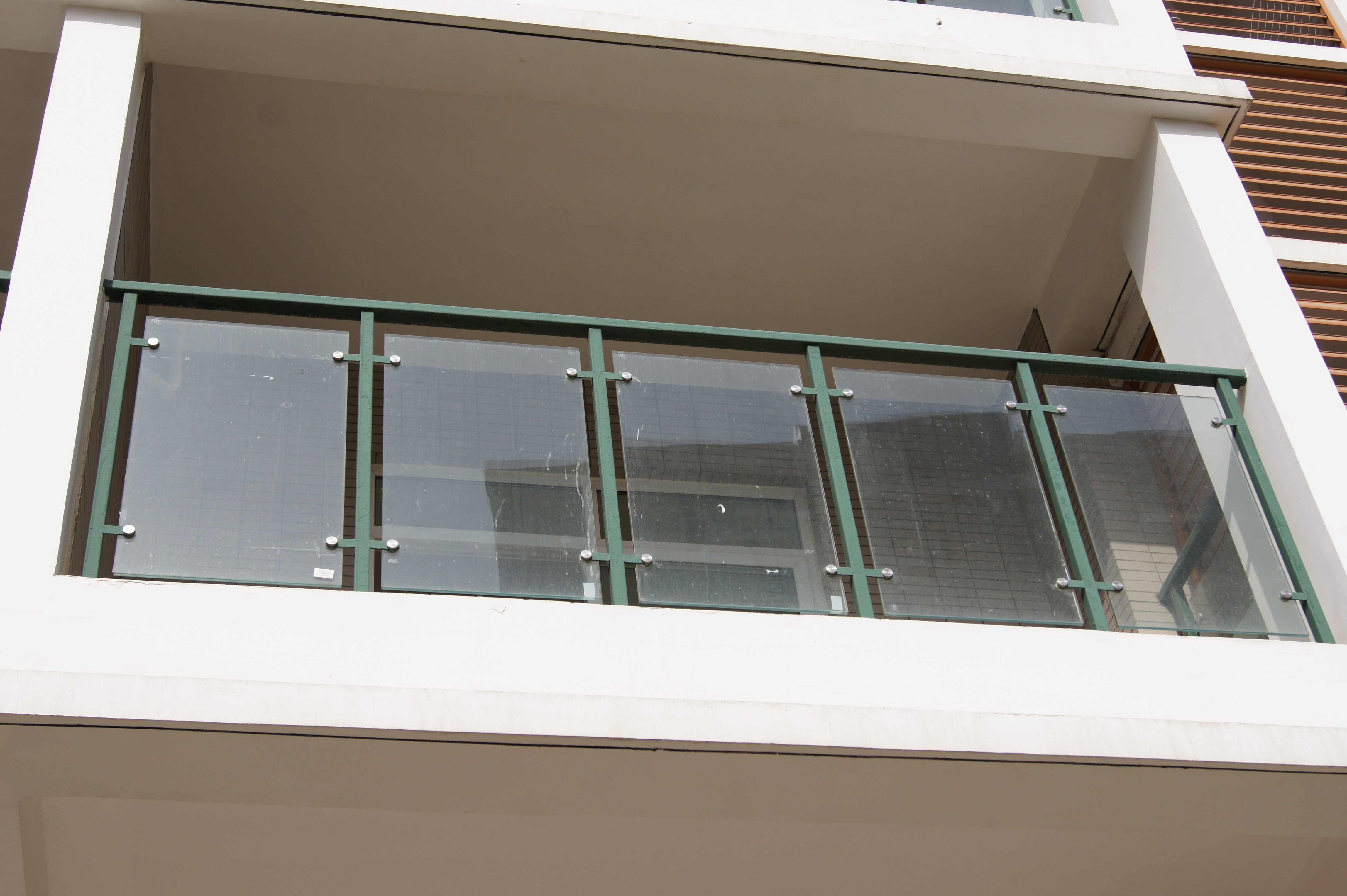 供应组装式铝合金玻璃槽无边框玻璃护栏阳台玻璃栏杆天台玻璃扶手-阿里巴巴