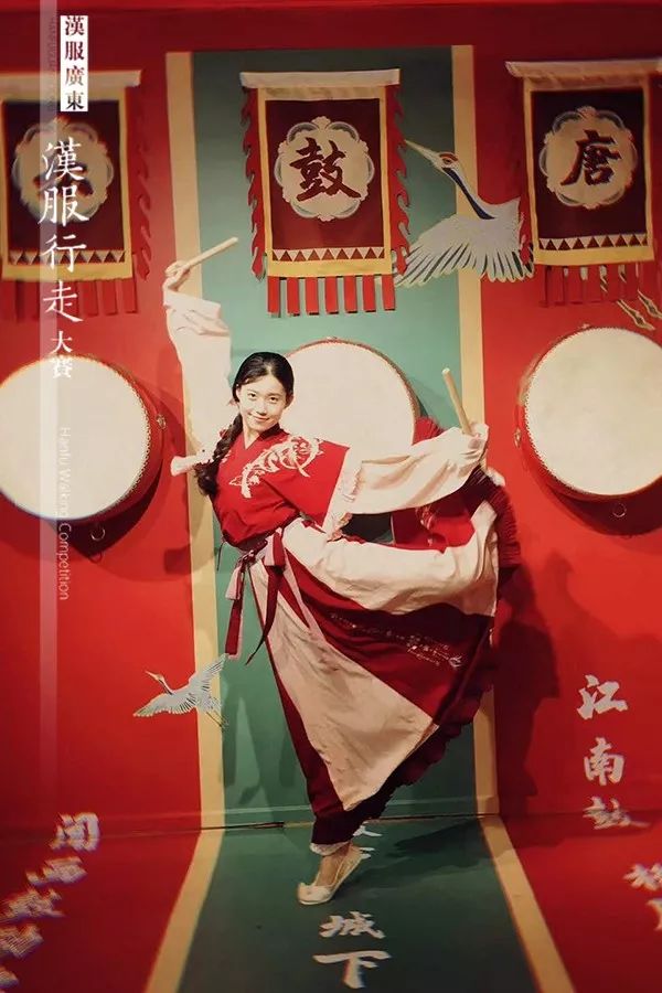 平凡行走到舞台绽放,汉服点亮生活! 百信广场汉服系列活动完美落幕