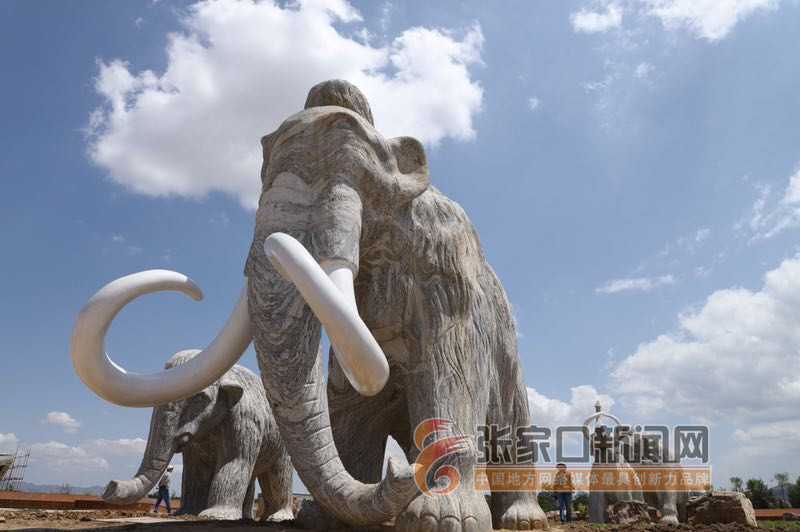 泥河湾遗址群代表动物猛犸象复原石雕