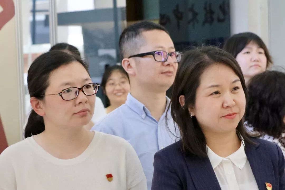 机关第八党支部组织党员参观遵义会议纪念馆主题展