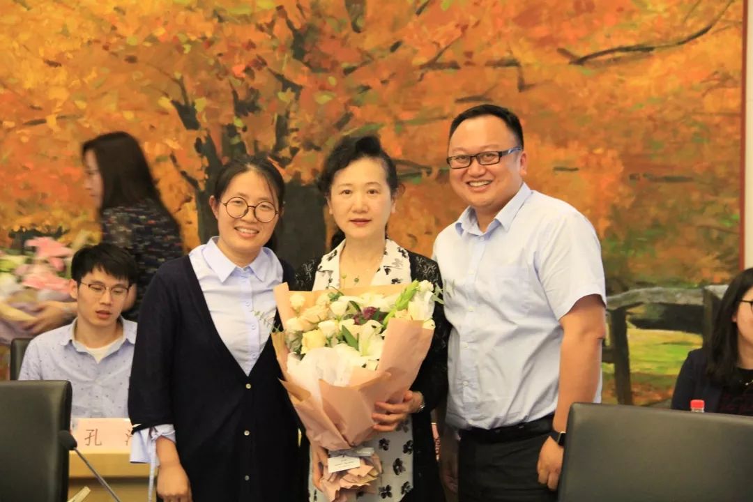 在这里我们感动着生命的感动华东师范大学哲学系举办郑忆石教授荣休