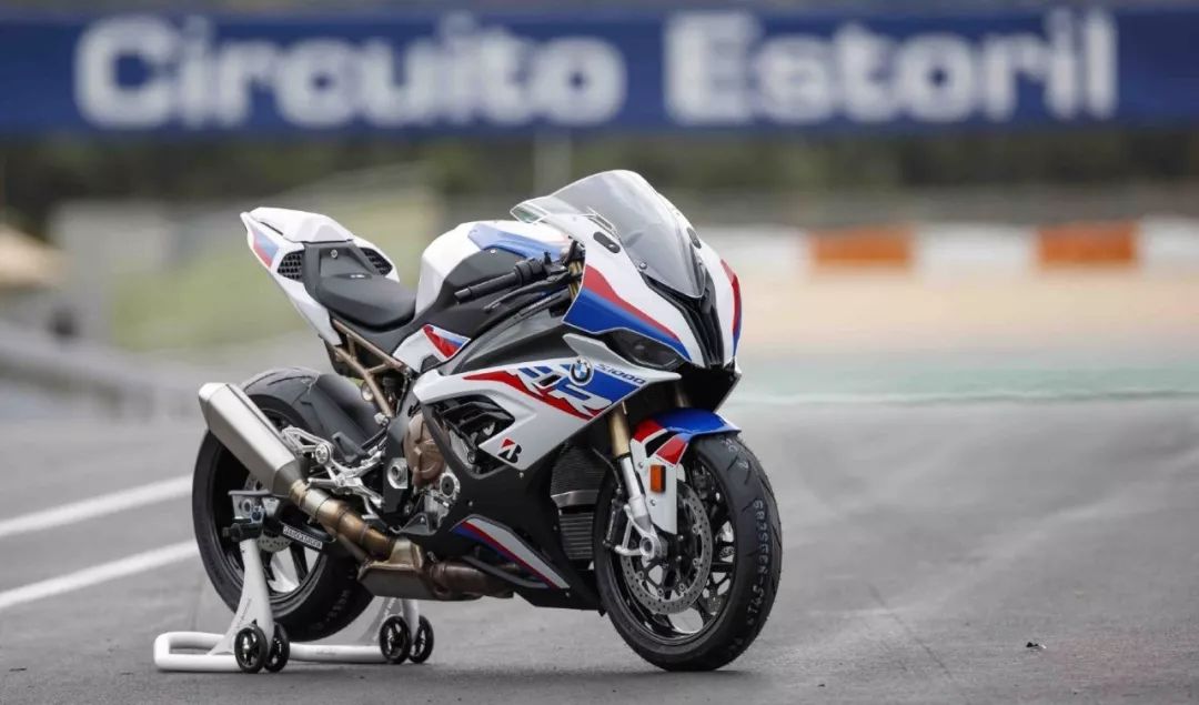 S1000RR引擎不仅可以用来造超跑!还能以340时速冲上云霄