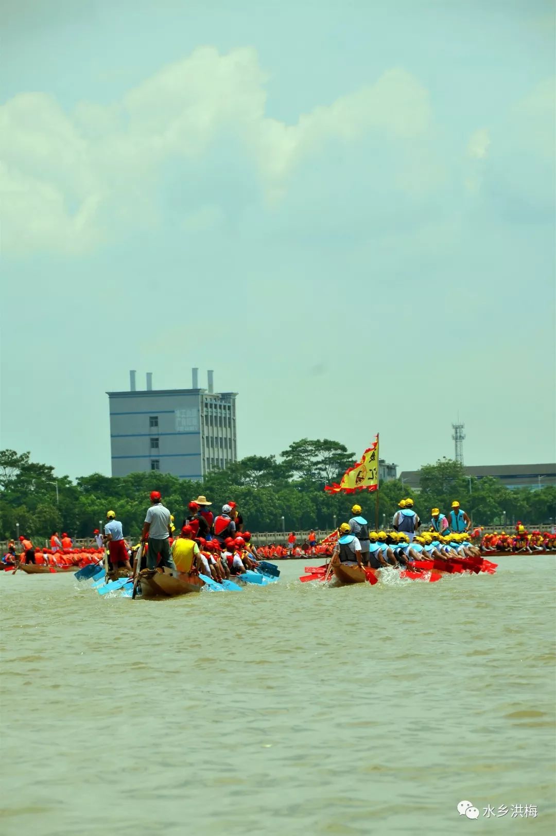 五月初三洪梅龙舟节 游龙趁景迎端午