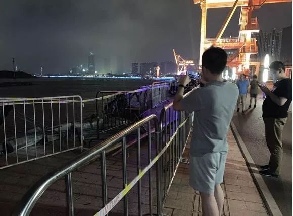 有损人口_全球有多少贫困人口