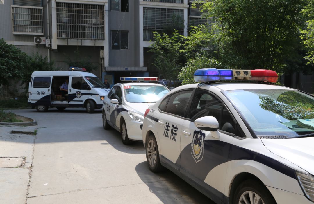 ></p></a> 强制执行2年过了怎么办 强制执行警车  8时30分,只听榆阳区法院副