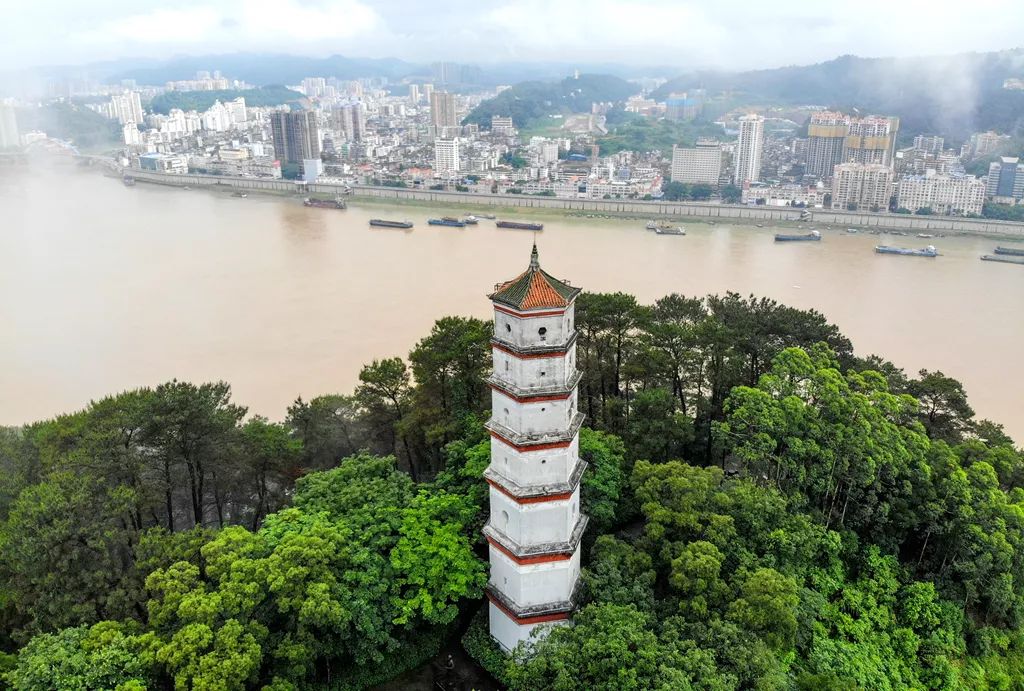 关注 允升塔,炳蔚塔修缮工程完工,大波美图来袭…_梧州