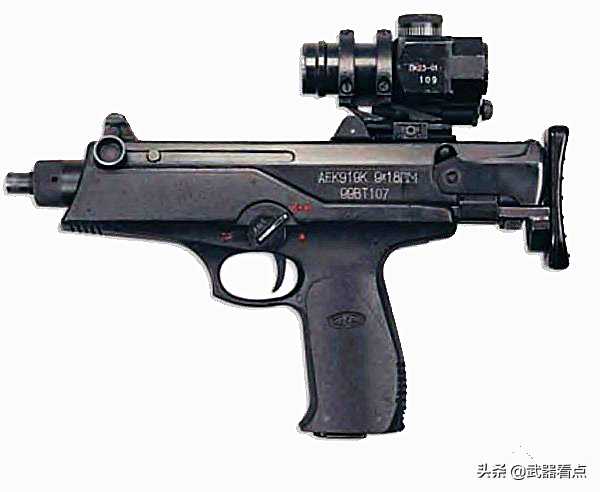 最初的设计是以奥地利的斯太尔mpi-69冲锋枪为基础