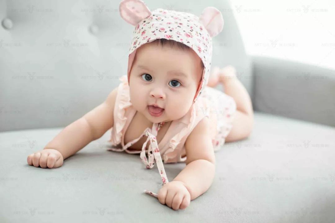 这个可爱宝宝萌翻整个石家庄!成最小网红!-搜狐大视野