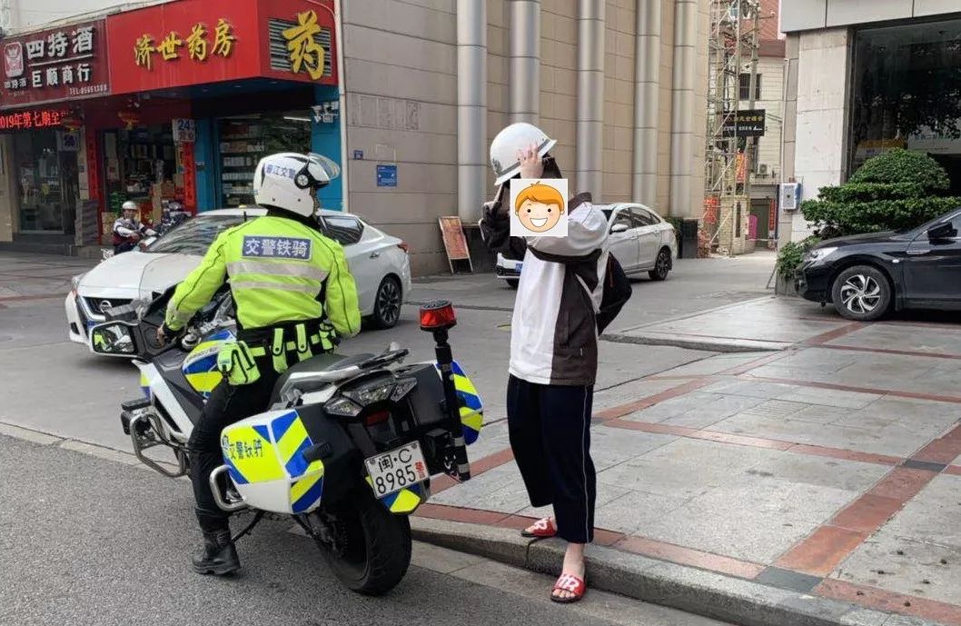 临近开考泉州交警铁骑和老师紧急查找一名考生