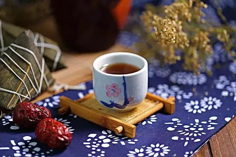 怎么加热黄酒 76f90a8e7bd046eaa977ae78ec491eb3.jpeg