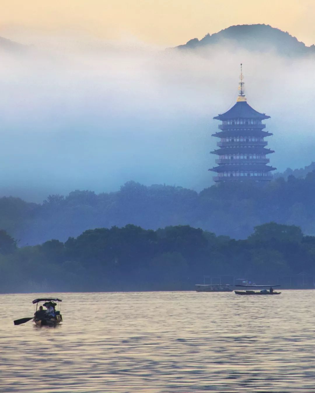 端午游西湖花落春犹在