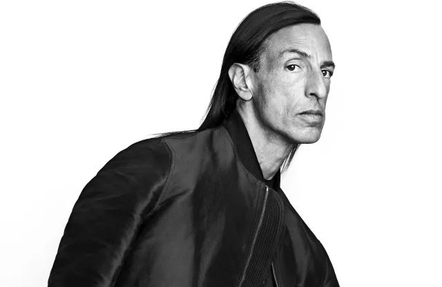 rickowens设计师,rickowenslogo cfda awards 而今年的年度男,女装设计师的获奖者分别是rick owens和