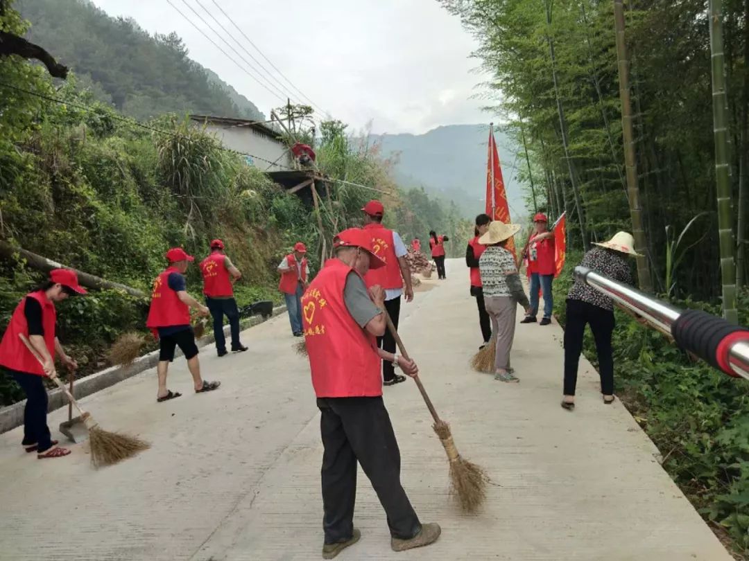 南山镇多少人口_南山兵哥图片(3)