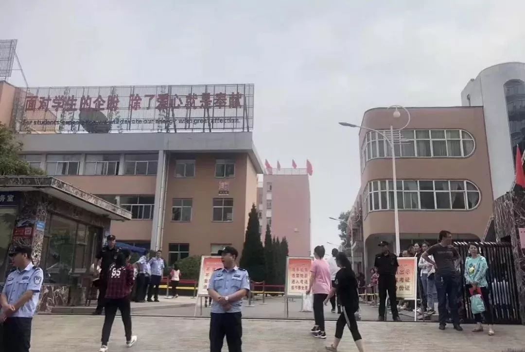 今天长治一中二中门口的一幕幕