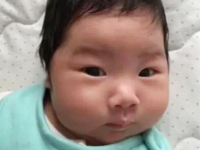                     宝妈晒出女儿的对比照，“逆天”变化让网友无法淡定：还好没扔掉