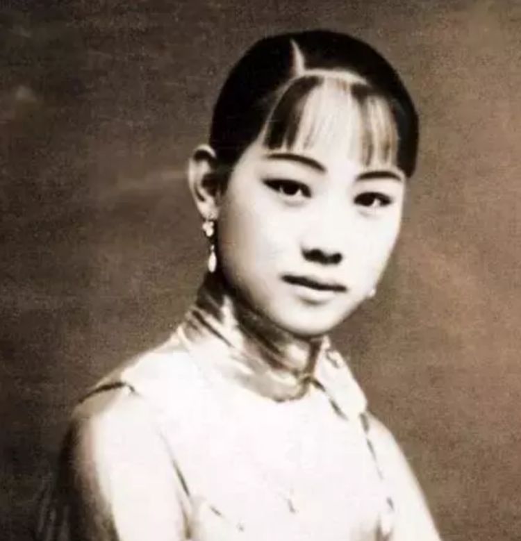 民国梅兰芳兼祧两房的悲喜：丈夫伴如花美眷，原配独守空房至死！