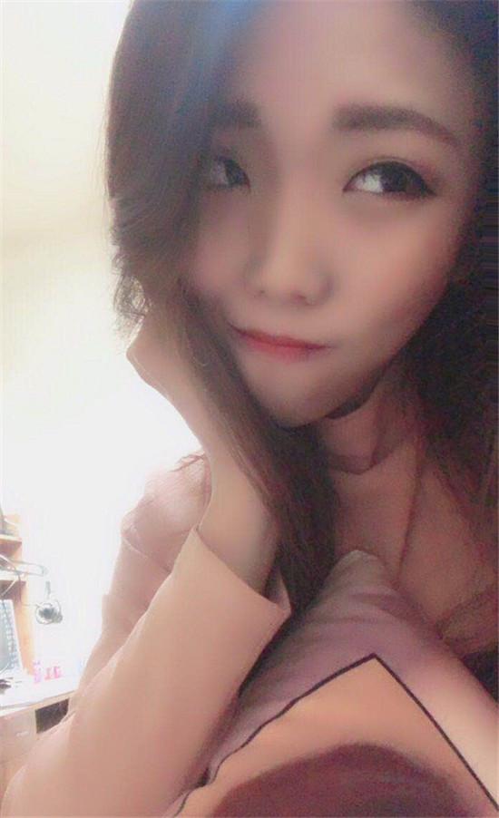 cf陈子豪直播点陪玩妹,小姐姐晒私照把嫂子都