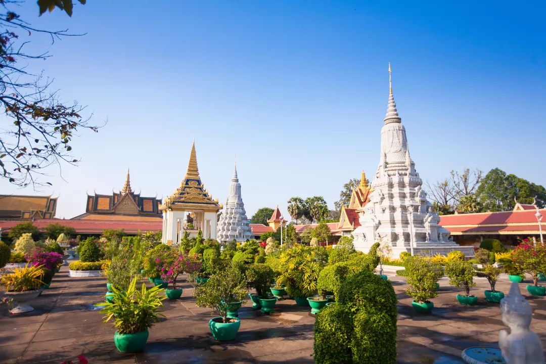 金边(phnom penh),是柬埔寨的首都,也是柬埔寨最大都市,同时是政治