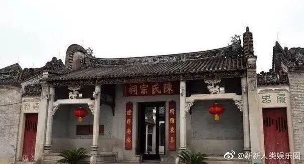 在榄边村有全国重点文物保护单位"茶东陈氏宗祠群,有明代的古村闸门