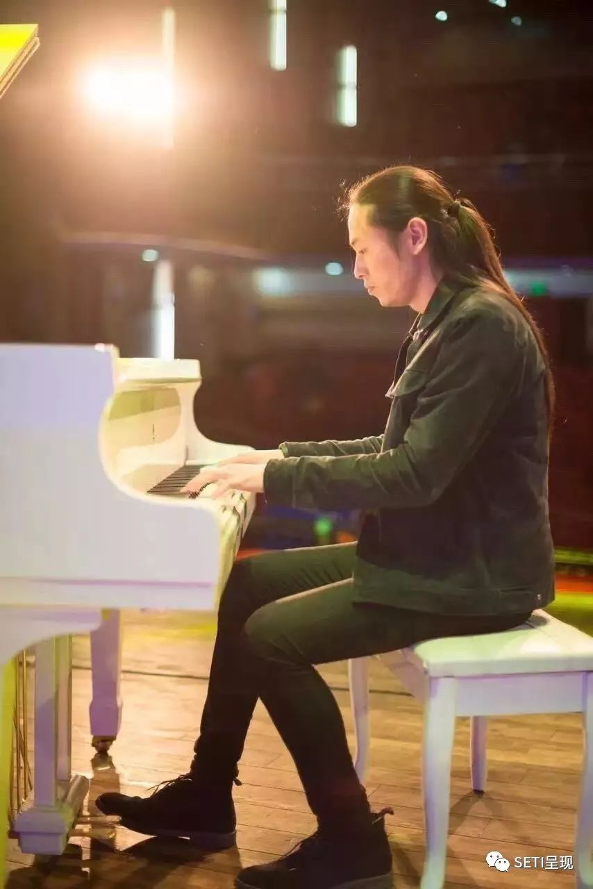 GIN 与嘉宾满意钢琴吉他合奏排练视频公布丨十