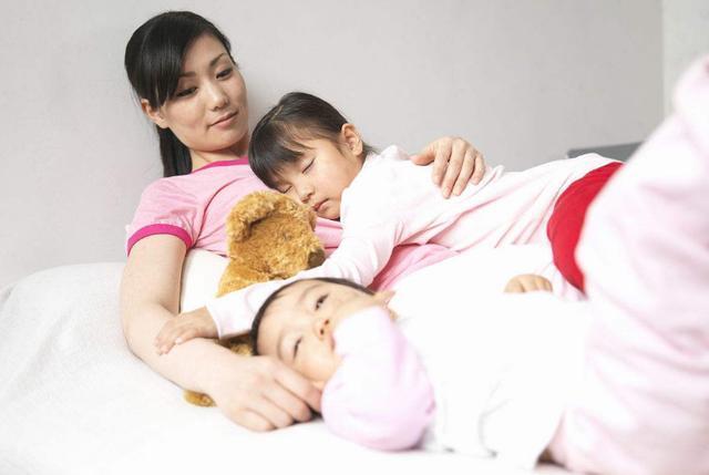 二胎妈妈奶水充足,不想浪费就给大女儿喝了,结果酿成悲剧