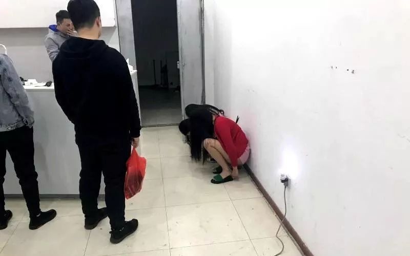 经过三个多月的调查,警方查明,嫌疑人林某某,女,40多岁,2010年开始就