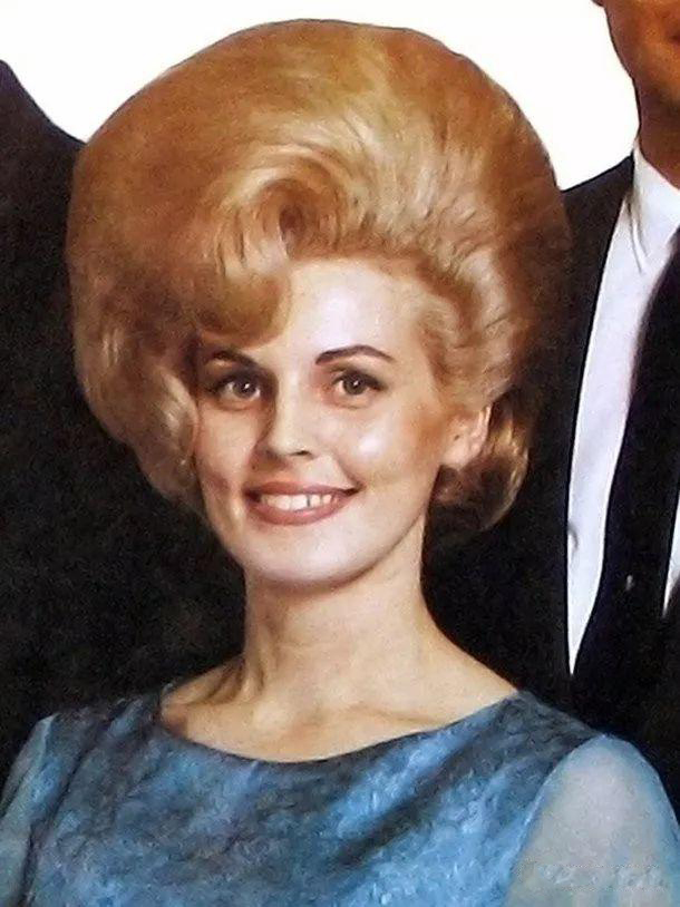 在上个世纪的六十年代,国外一度流行这样的发型.