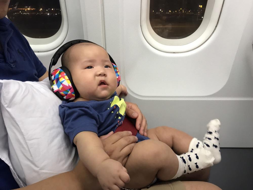                     原创            带宝宝坐飞机，妈妈关心的3大问题都在这里