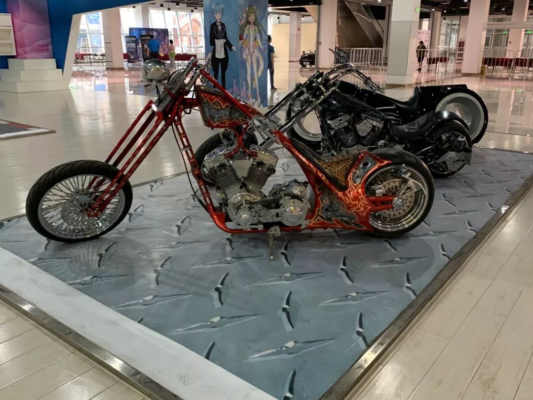 布展结束!明天酷车小镇这等你~!