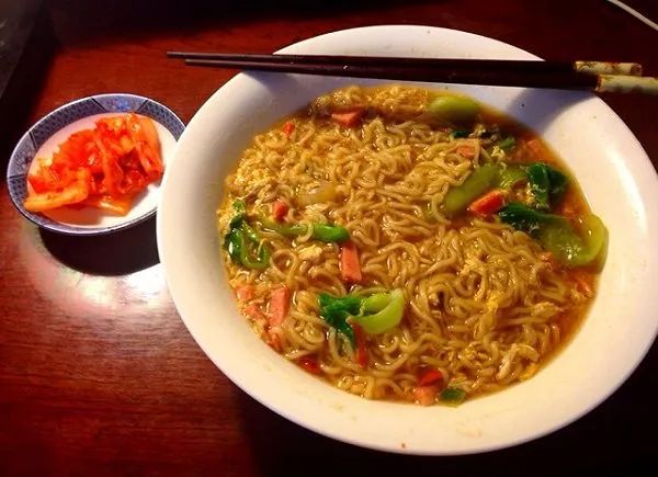                     睡前千万别给孩子吃这5种食物，不仅影响身高，还会变笨！！