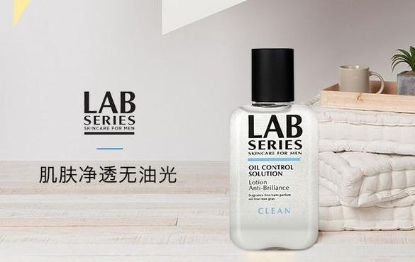 爽肤水什么时候用最合适 921211845cfc48bba499837b7eed02a1.jpeg