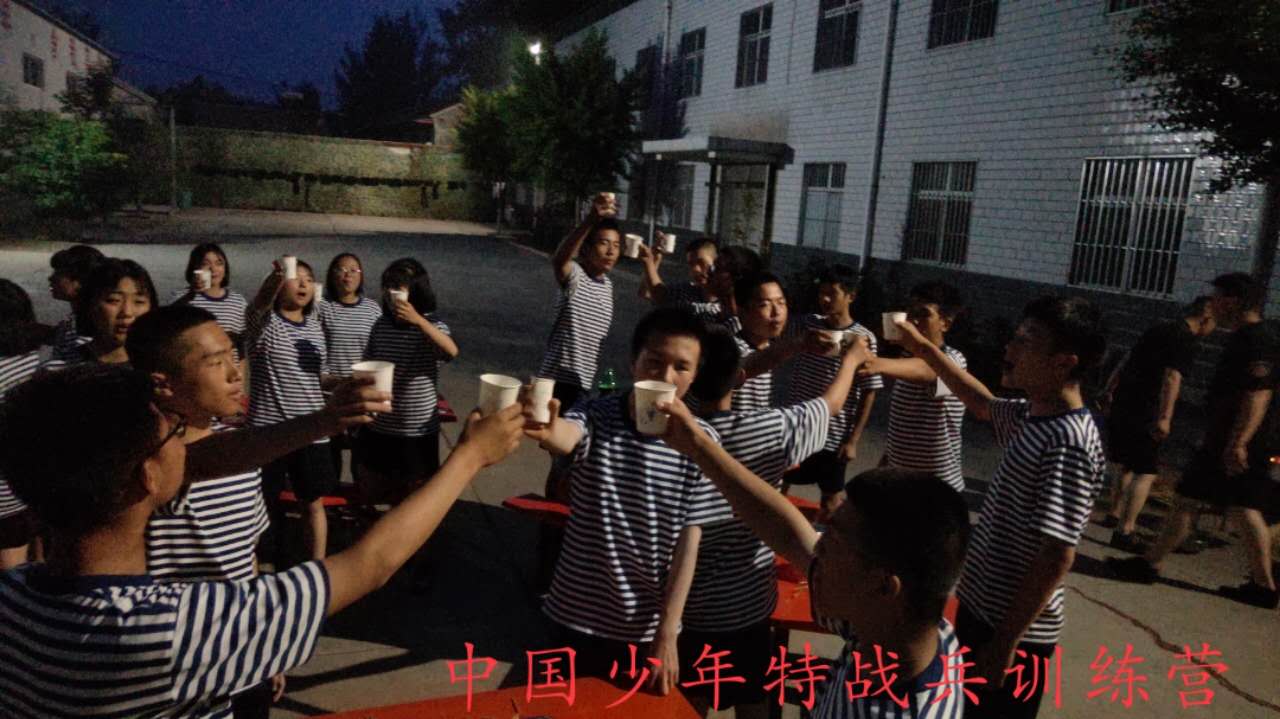 青春期、叛逆期:家长的十大误区,千万别再犯!(组图) 青春期、叛逆期:家长的十大误区,千万别再犯!(组图)