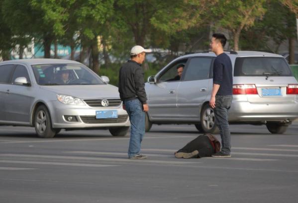 碰瓷被撞的人会有什么后果 a0de52a5610d4cc399d20711e82f3232.jpeg