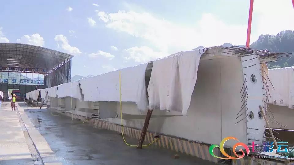 gdp和贫困标准关系_贫困山区的孩子图片
