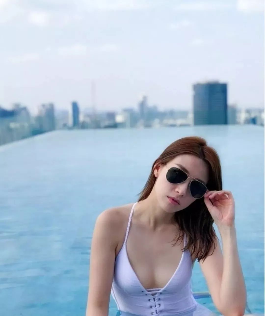 TVB花旦卷入四角恋,偷食人夫曝床照!段段恋情