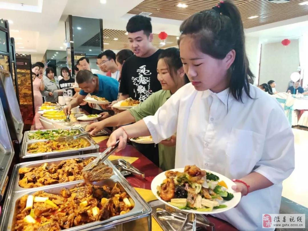 什么酒店提供午餐 c51010809ffe4b5f8498857baf1c2e4c.jpeg